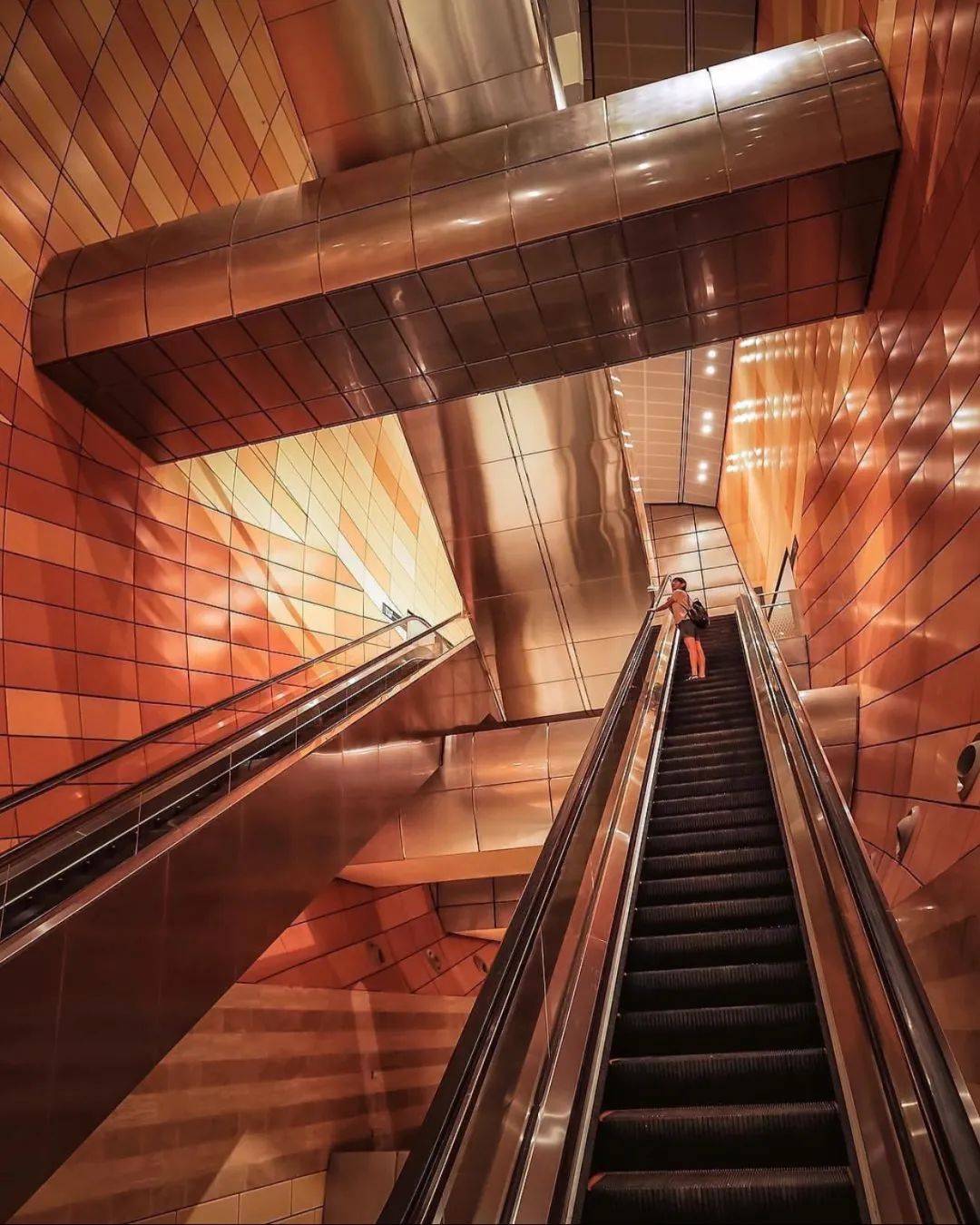 一大波美图来袭~新加坡最美地铁站