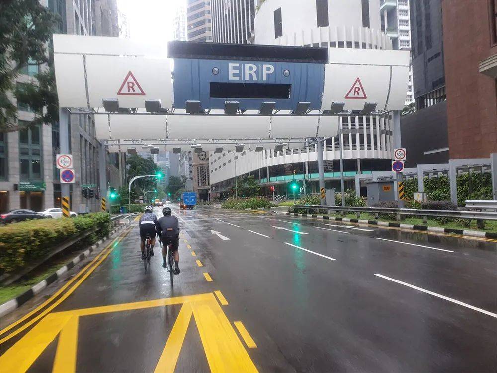 新加坡小夥靠送外賣成功減肥126公斤,脫胎換骨