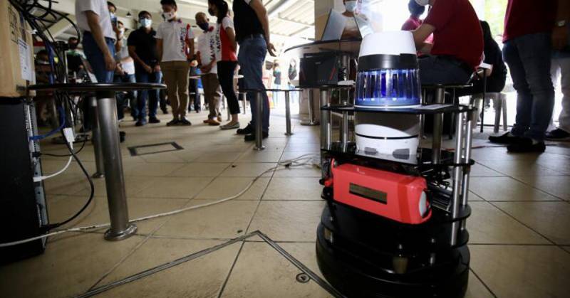 5机器人驻巴刹  小贩中心 驱虫  吸尘  洗地  防鼠