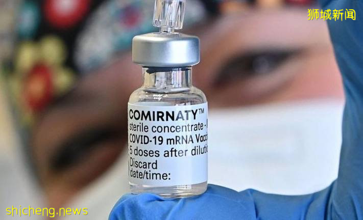 新加坡排隊瘋搶中國疫苗,人山人海驚動了警察!打完科興進入中國更容易