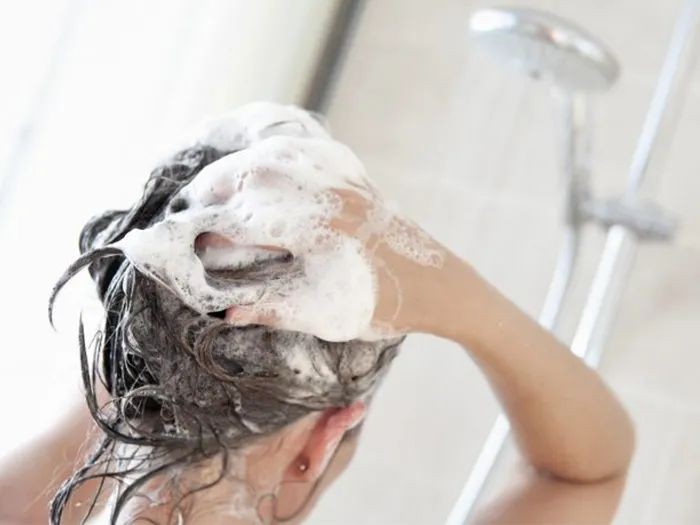 在新加坡潮热天气里疯狂掉发!如何科学送走大油头?