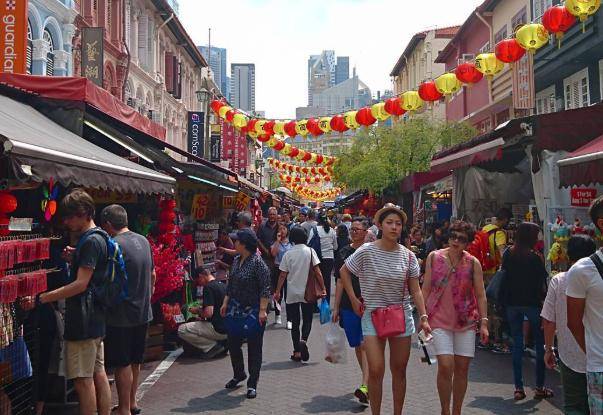 李显龙:很多人没选择回去“祖国”,选择待在了新加坡