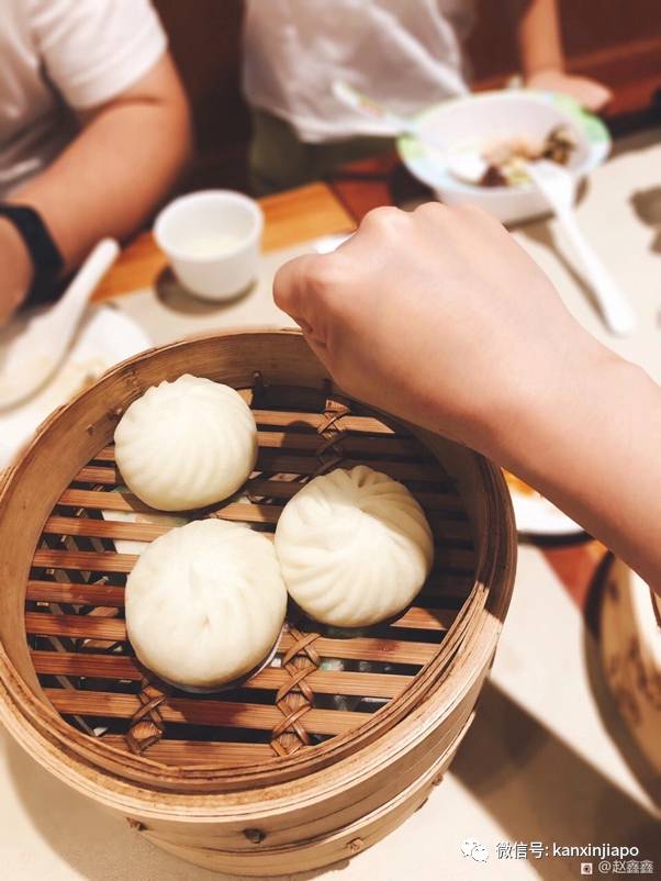 探店吐槽！知名小笼包连锁店到新加坡就变了味儿