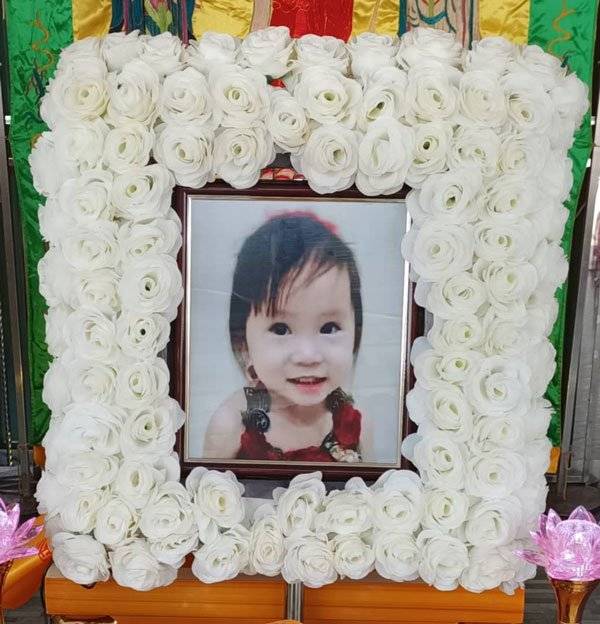3岁华裔女童病逝  越堤父母赶见爱女最后一面