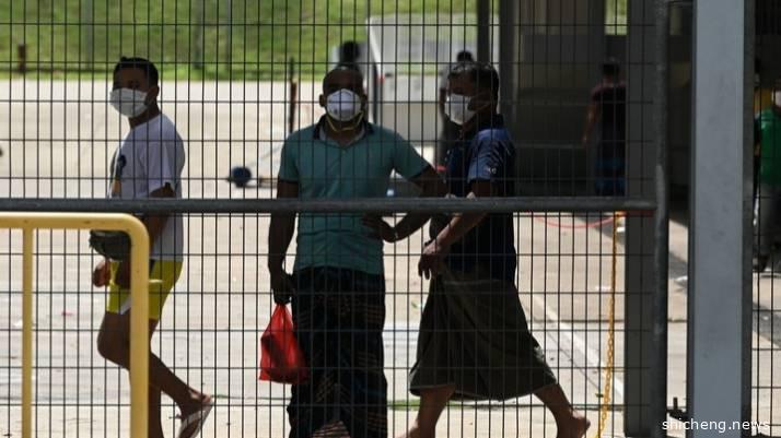 封锁宿舍！新加坡部长解释为什么客工感染多~ 3个办法解决