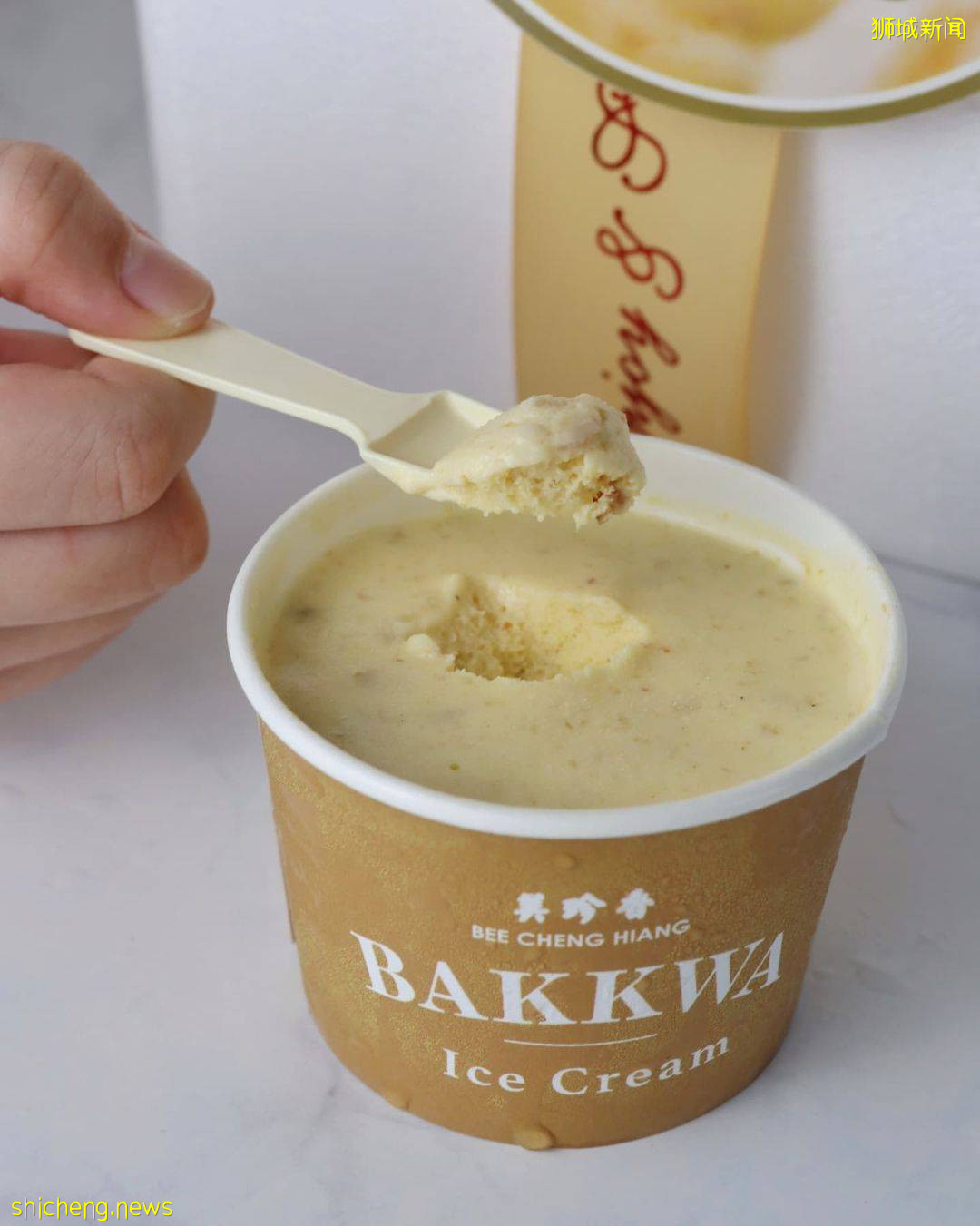 美珍香肉幹。。冰激淩？！OMG完全不敢想像🤣趕緊Try一下