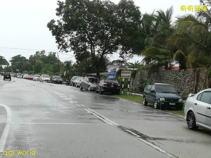 逾10年来最严重闪电水患‧麻坡土油栈40间房屋居民睡梦中惊醒过来 !