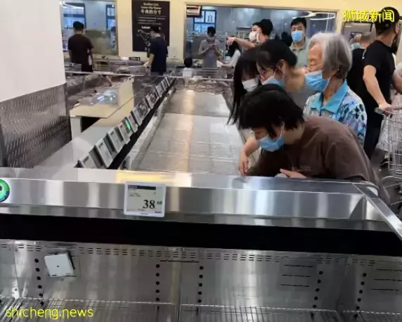 李显龙总理发声,挺中国防疫!上海的新加坡人晒冰箱,这些岛上阿姨曾囤出一个超市