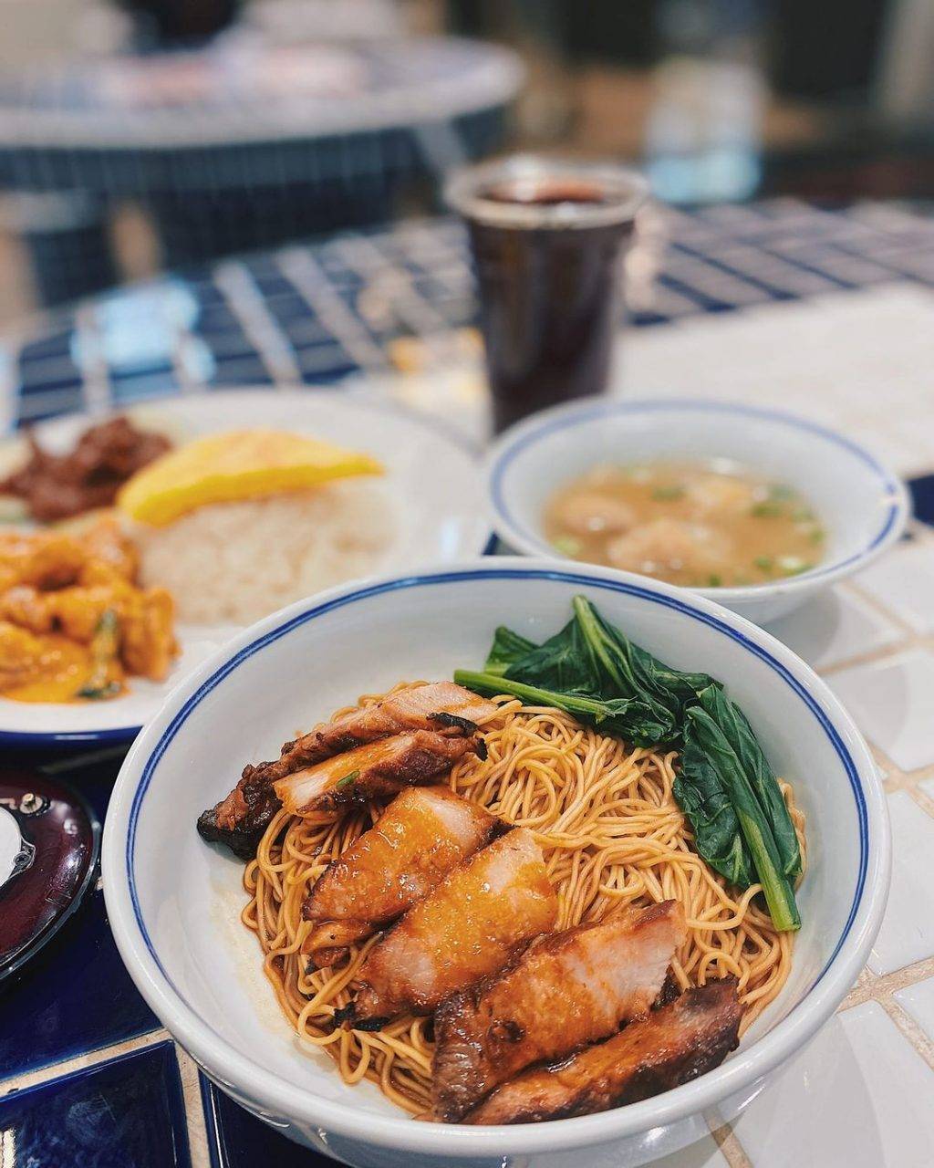 90年代HDB風餐廳“樓下”驚現Suntec，治愈系美食溫暖你的心和胃