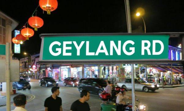 她，22歲中國女留學生，下海後在國外成人網站爆紅！網友評論亮了