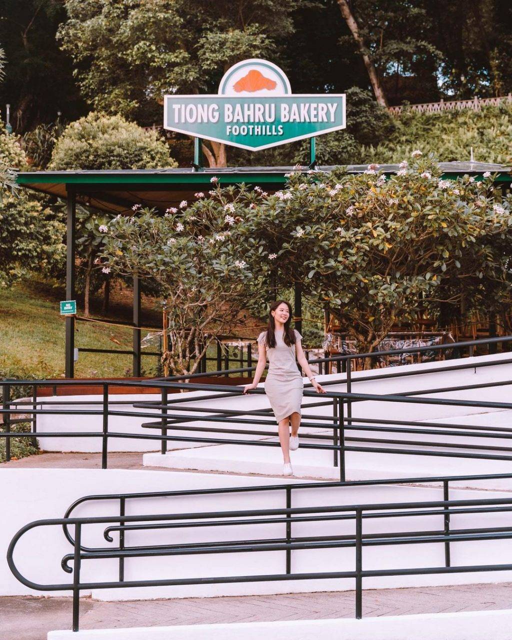 網美們出動😎Tiong Bahru Bakery Foothills第七家分店📍夏日泳池風、全店高顔值💕
