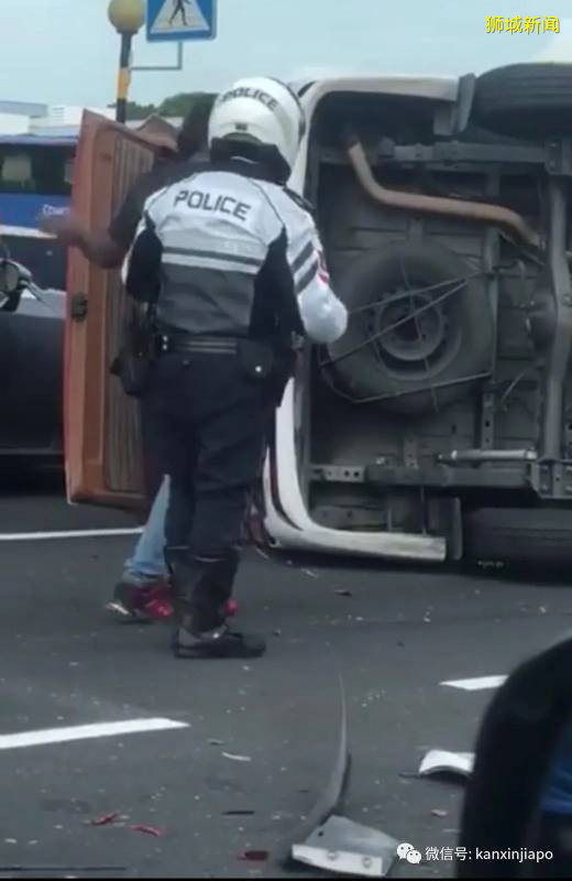 新加坡校车翻覆,9名儿童爬出校车逃命