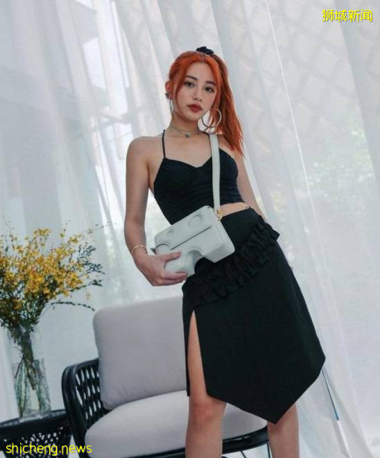 新加坡走红的富二代凭啥整天炫富，原来她妈才是名媛炫富的祖宗