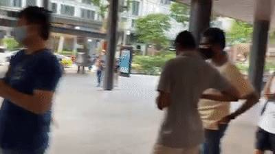 实拍!新加坡这家商场被挤爆!网站也刷爆