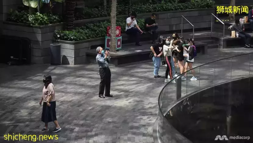 他，竞选总理接班人失利，却赌赢了抗疫！新加坡卫生部长王乙康，口碑逆转