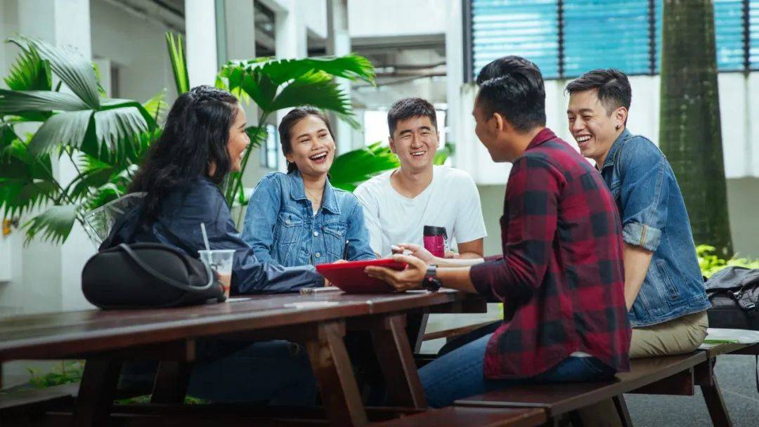 留學前擔心融入不了本地學生群?留學生親身經曆分享經驗