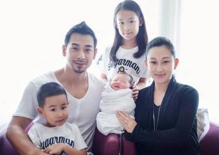 中国专家建议尽快开放三胎!网友:学新加坡发钱