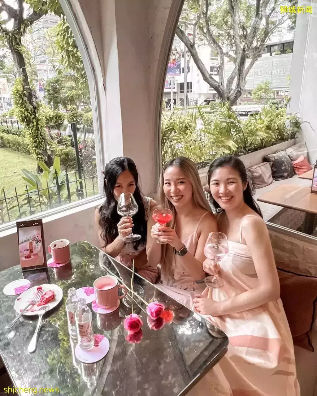 尖叫少女心！FRESH X MERCI MARCEL 粉玫瑰快闪咖啡厅🌹不单出片率百分百💯 而且还送你精美护肤样品➕5分钟手部按摩护理