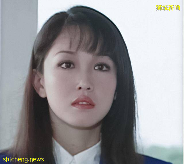 新加坡美女,演过小龙女,11年恋情被出轨,却50岁被宠成公主