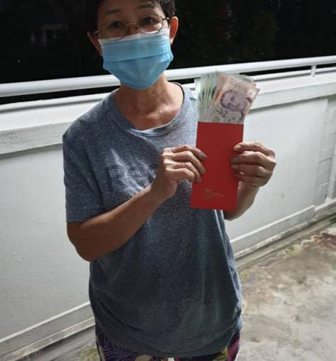 在这个农历新年期间,新加坡的猫友们聚在一起,为喂猫者们做了些温暖的事