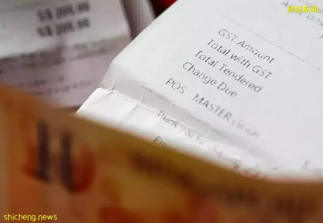 錢不夠用？70%新加坡人開始節流：少上館子，少購物，改搭公交！專家：非好事滯脹風險或上升