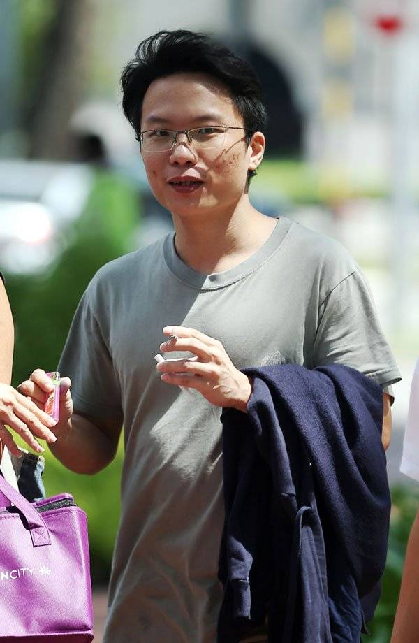 播色情照“卖”女人 判罪后他“无脸见人”