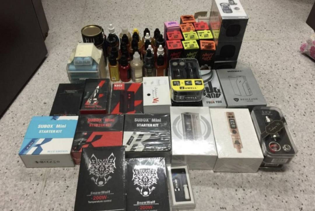 新加坡警察“釣魚執法”？網上賣煙被抓，搜查抓捕現場曝光