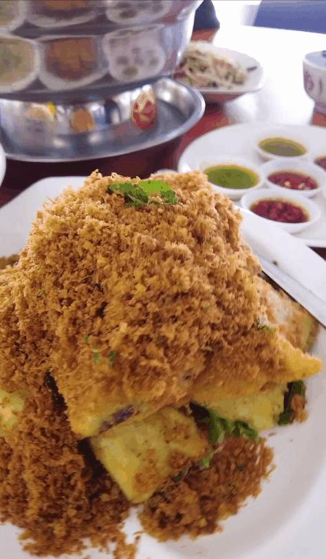 人均$15吃滿滿一桌!組屋樓下魚頭爐,湯底熬制5小時,太鮮了