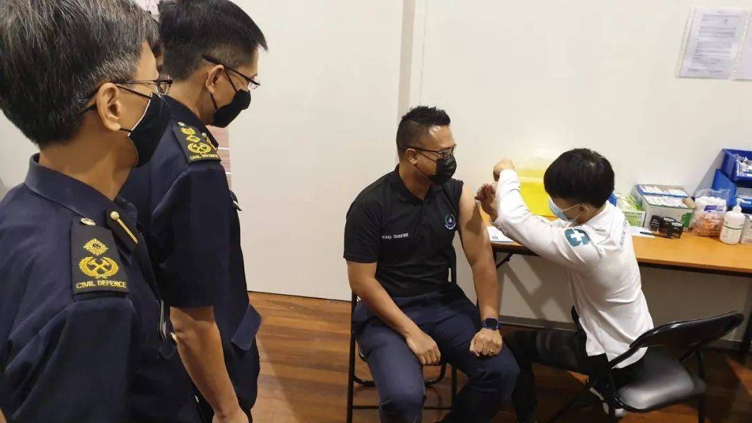 李顯龍:打完疫苗這幾天感覺良好!收到這個簡訊,就輪到你了