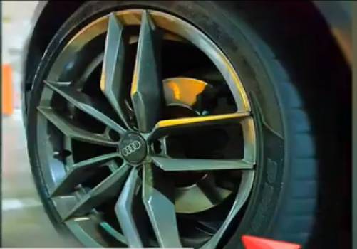 新加坡破爛道路遭吐槽，網友調侃：能打高爾夫、玩打地鼠、坐過山車