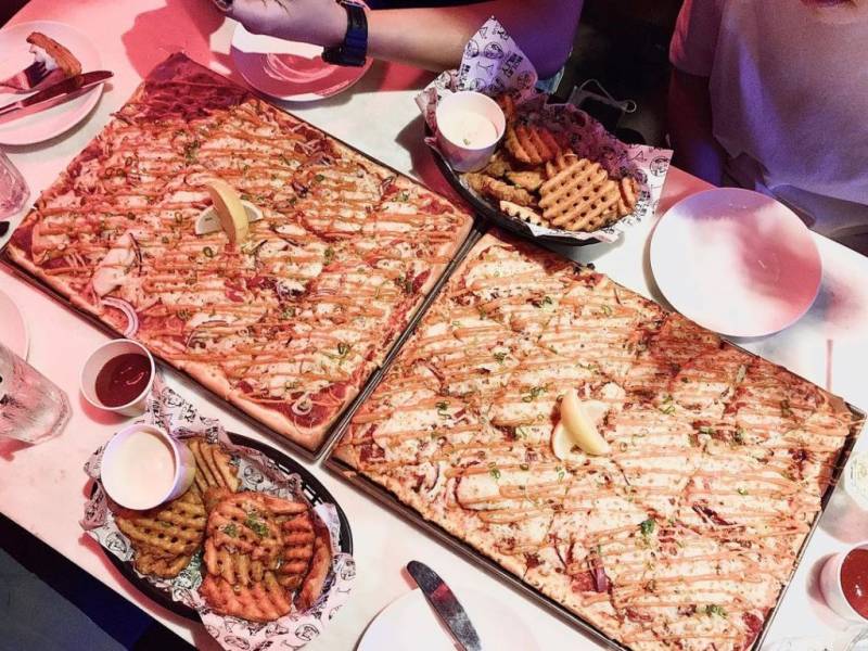 新加坡花式玩法⛳️Holey Moley 逼格爆棚的迷你高尔夫球酒吧!球场、酒吧、餐厅合为一体