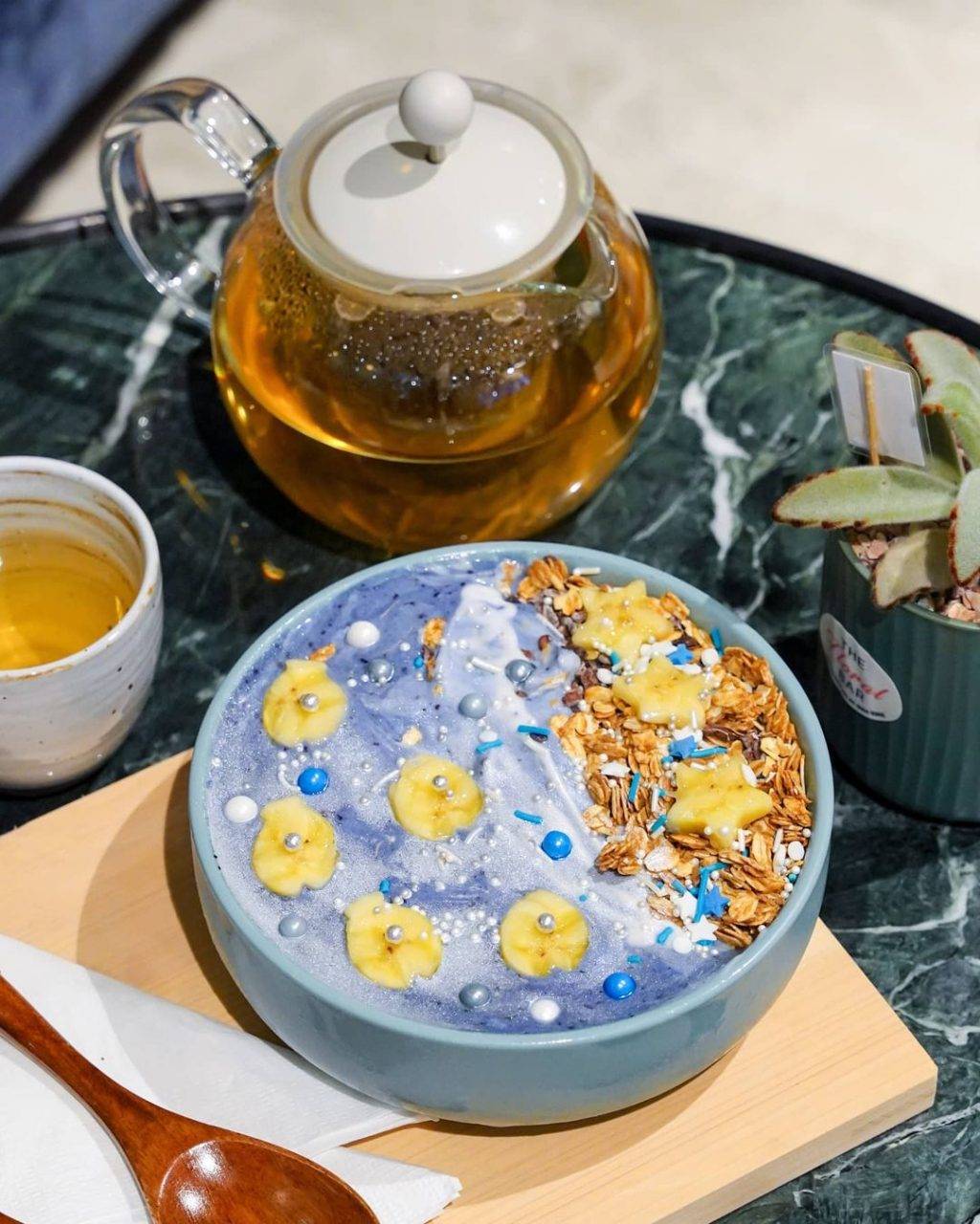 全網顔值最高的Acai Bowl✨烏節路Porcelain Cafe❤️遨遊星河宇宙、健康低脂低卡，包你能瘦還能美😏