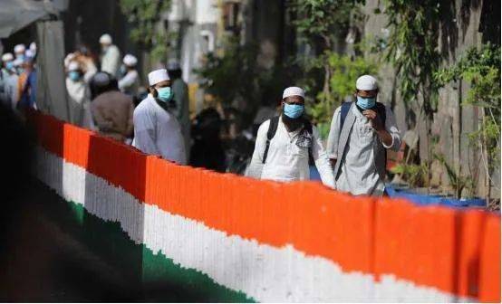 全球新冠单日新增30.7万!再创新高! 新、美、中各国疫情进展