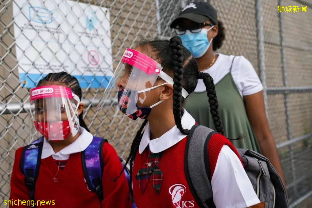 新加坡學生每天睡不夠!專家和家長建議推遲上課時間,可行嗎