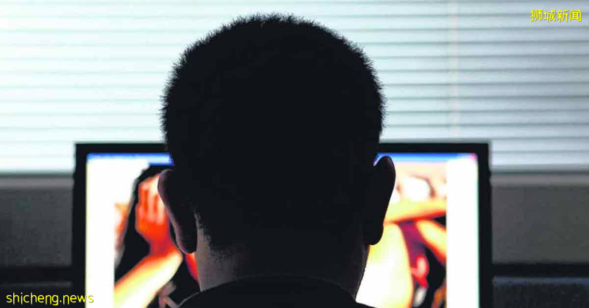 假扮苦情应召女 少年骗10嫖客5000新元 