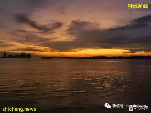 在新加坡看落霞云归，远眺柔佛海峡灯塔复明