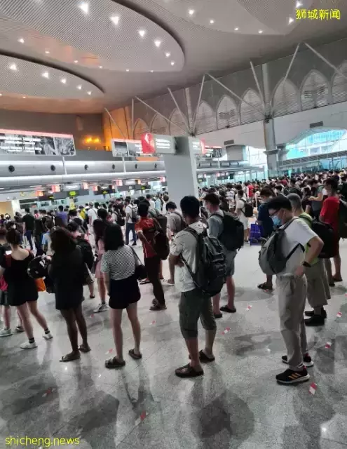 “我把新加坡的出租房退了,每天3小时往返新山,一个月省下500新!”