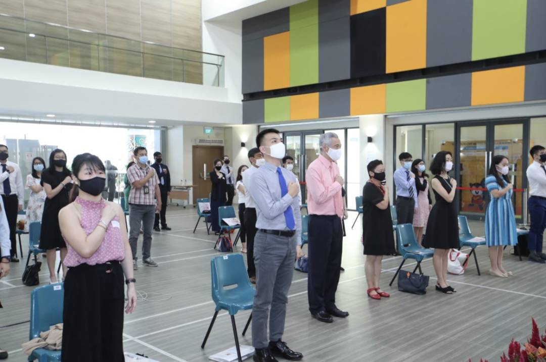 “疫情之後，我到底入籍新加坡還是只拿綠卡？”去年，公民家庭補貼達3800新幣