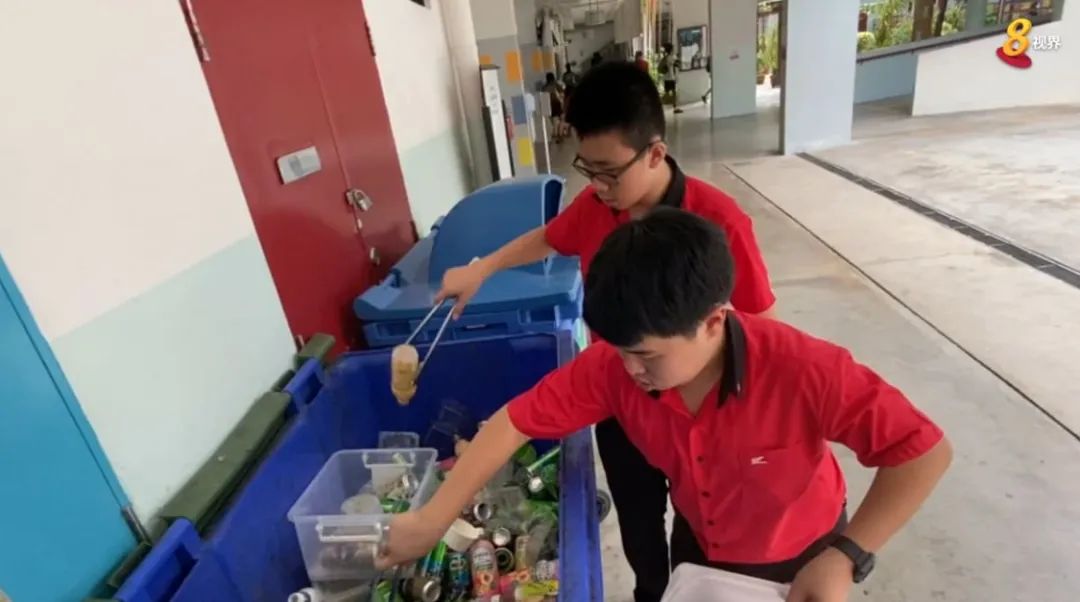 扔瓶前请三思，保护环境，从我做起