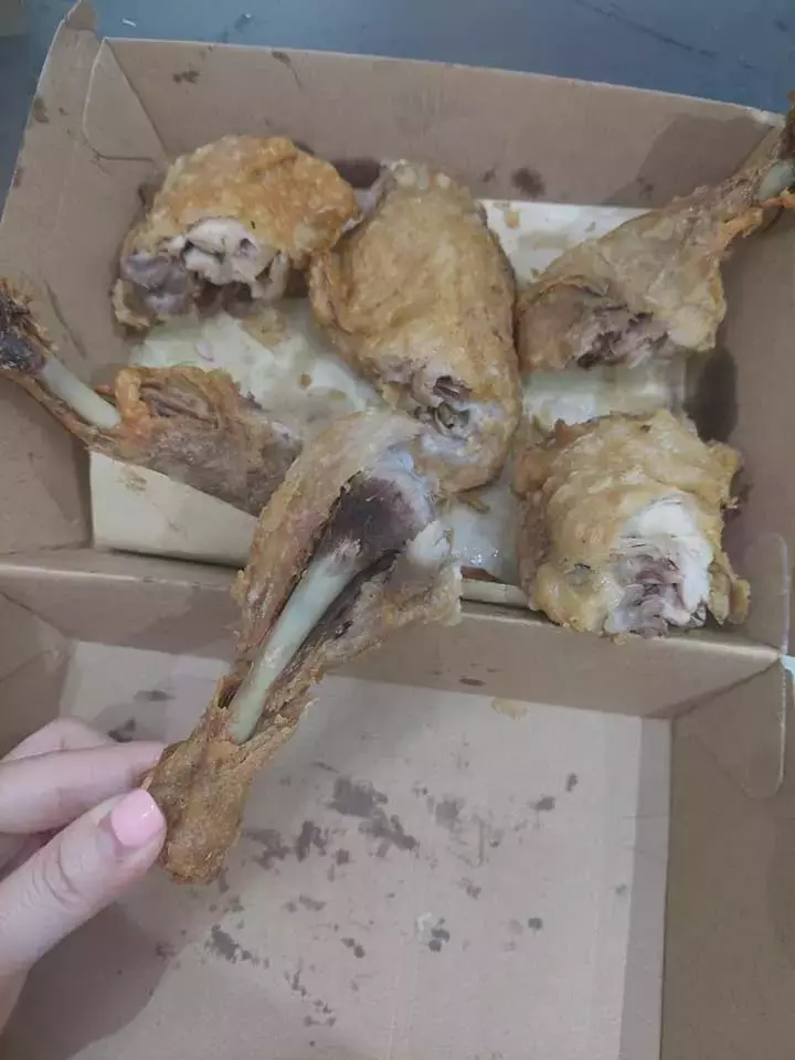 等近4小时才送到 炸鸡不够熟 店家不给换