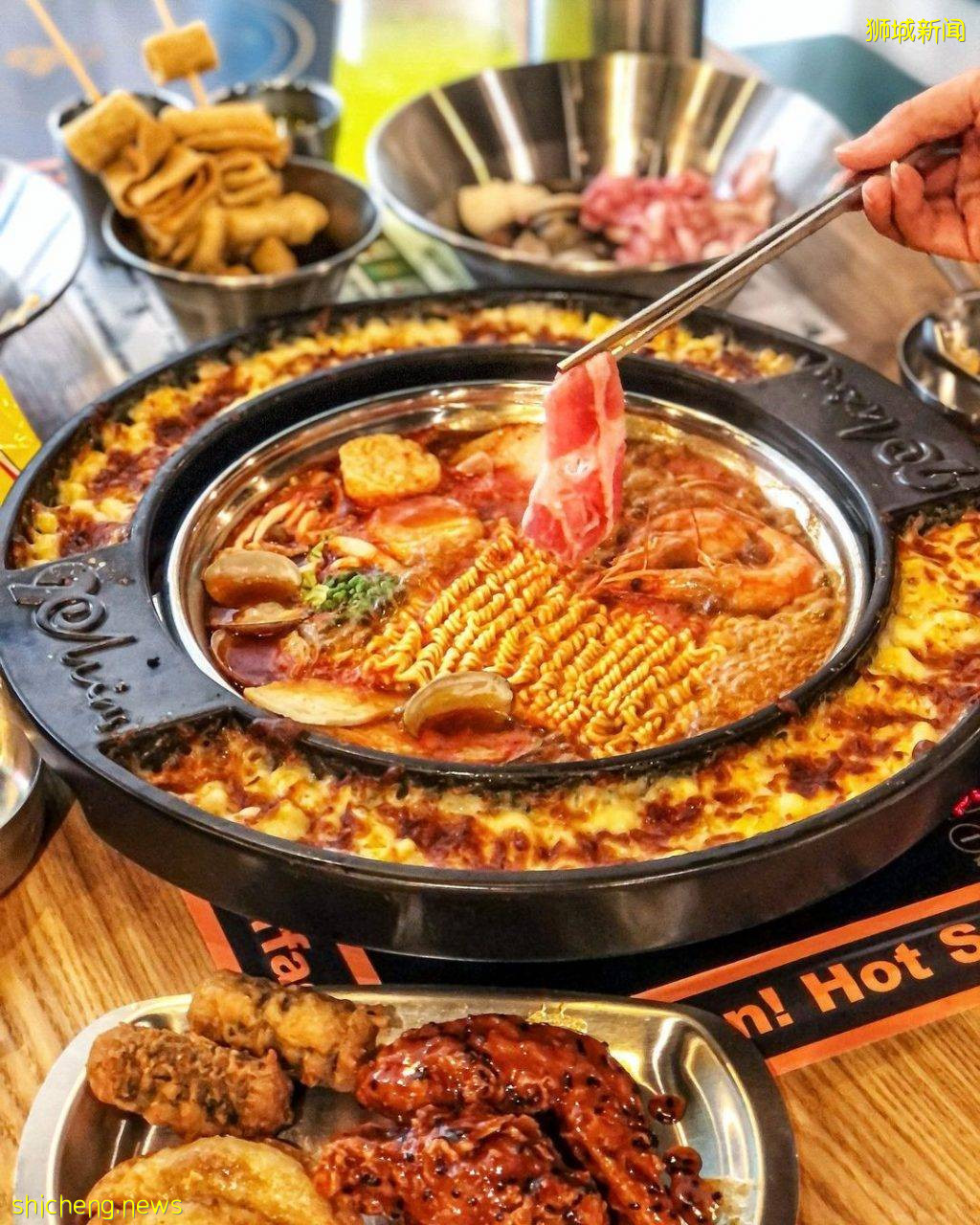 “90 Minutes”$14.90++暢吃韓式年糕火鍋🥘30多種食材、七種醬料湯底,自助餐走起