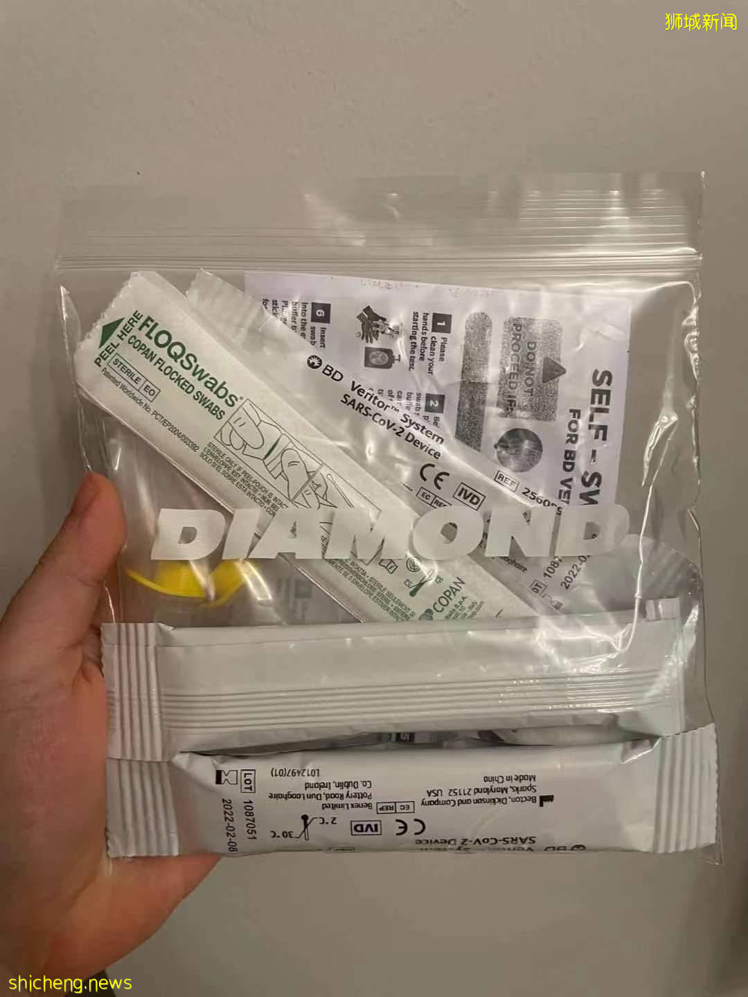 新加坡全島至少60所學校有確診,最年輕的本地人死亡病例出現