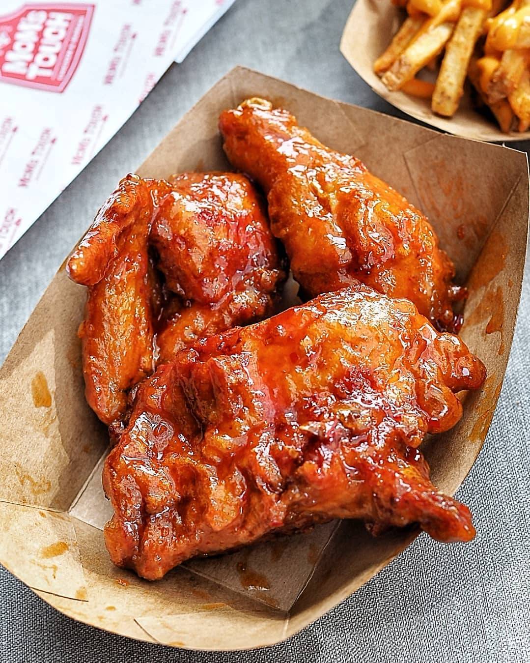 Mom's Touch全新分店在The Centrepoint🎉開業優惠來襲💥四月份指定漢堡買一送一🍔