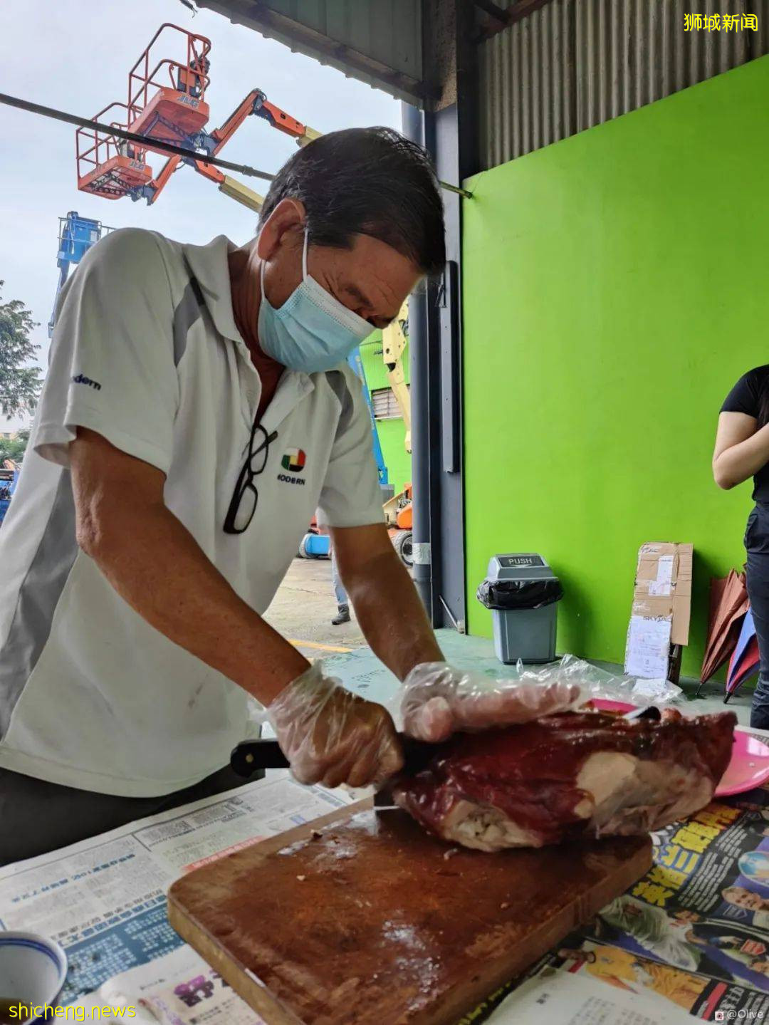 异乡人在新加坡的中元节,“袅袅青烟飞上天时,四个真字也出现了”