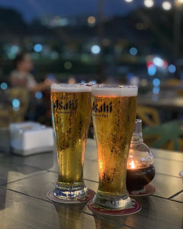 新加坡義順區露天酒吧🍻 Kamikaze Asian Tapas Bar 吹風喝酒吃燒烤，一串只要S$0.90