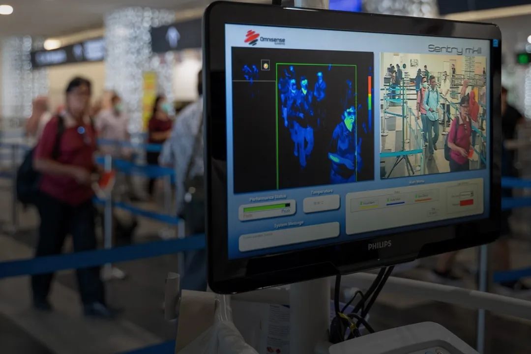 新加坡今晚起实行单向封国：非必要行业工作准证持有者将无法入境，新航削减逾九成航班