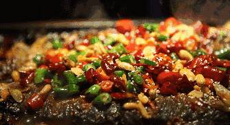 比雙11剁手更恐怖的事情是——這家烤魚、小龍蝦，竟然讓人