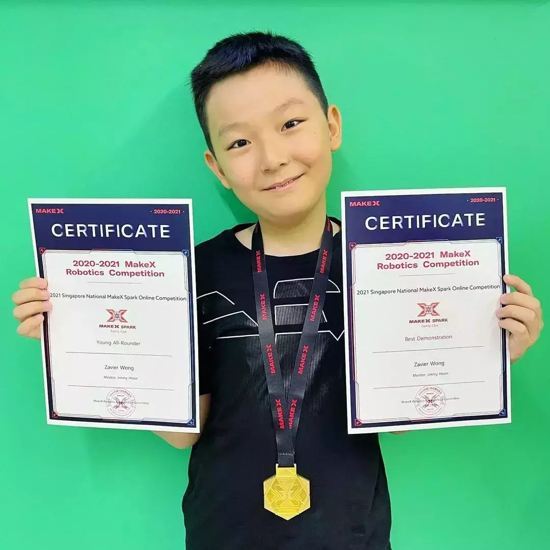 驚！新加坡女星鄭秀珍跟10歲兒子聊“性”，尺度真大