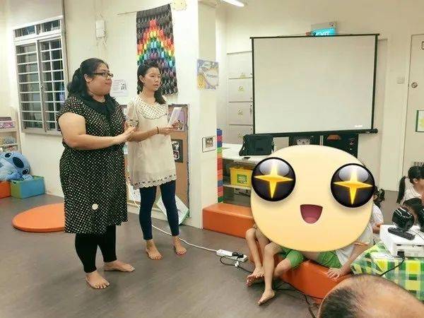 陪讀媽媽帶著女兒只身來到新加坡尋夢，不知最終將如何抉擇