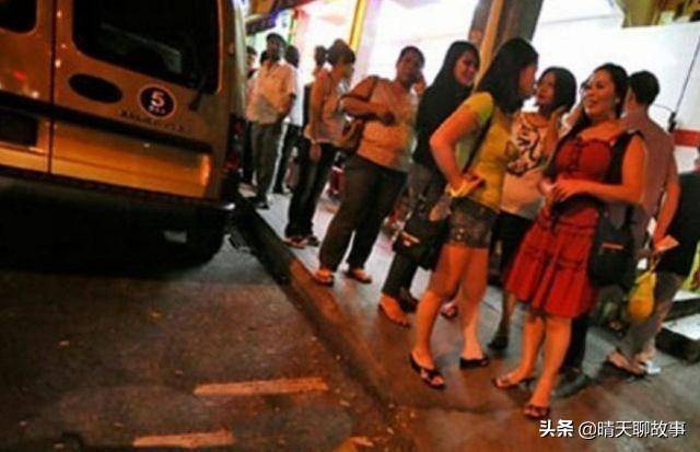 新加坡老城区,为什么说特像中国小县城?看看大街就懂